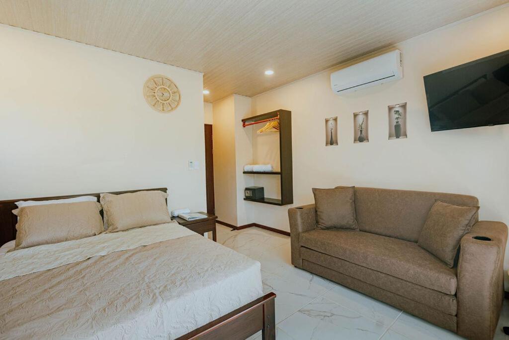Mountain Top Park Hotel Кепос Екстериор снимка